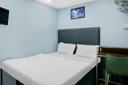 Spot On 82287 Hotel Gold Stone