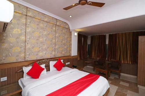 Oyo 29788 Hotel Tushar Palace