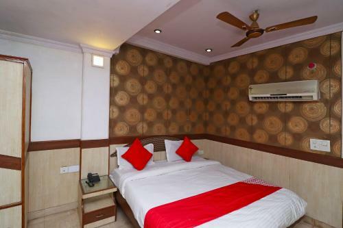 Oyo 29788 Hotel Tushar Palace
