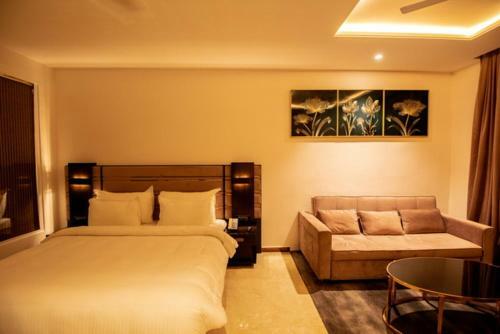 Hotel Shawn Elizey