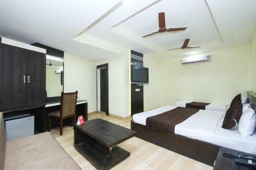 Oyo 2155 Hotel Wardhman