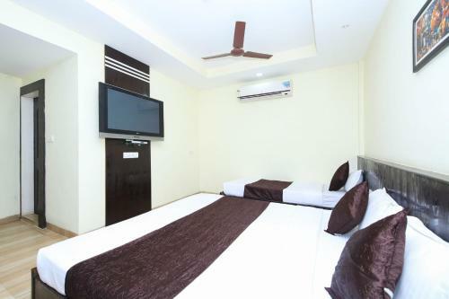 Oyo 2155 Hotel Wardhman
