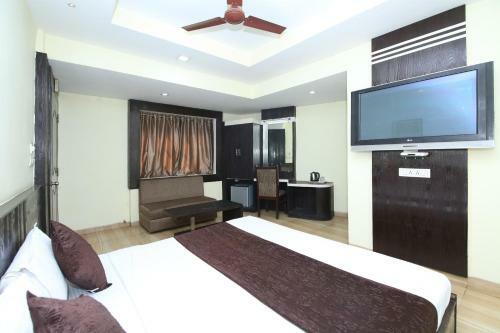 Oyo 2155 Hotel Wardhman
