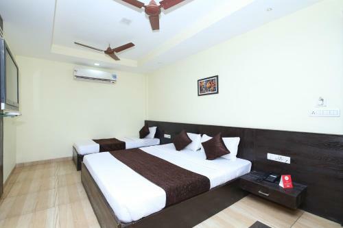 Oyo 2155 Hotel Wardhman