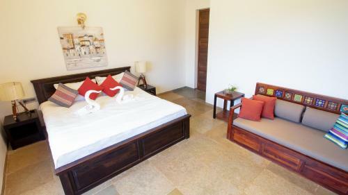 Villa Saffronstays Arezu