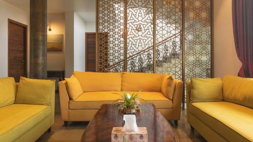 Villa Saffronstays Arezu