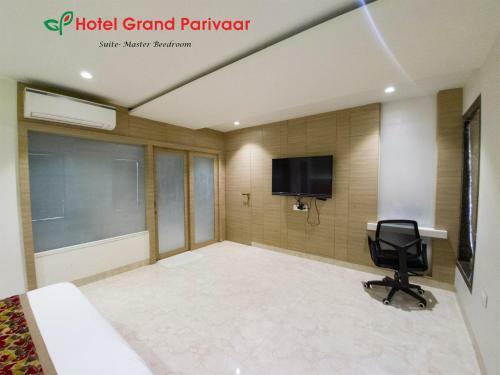 Hotel Grand Parivaar