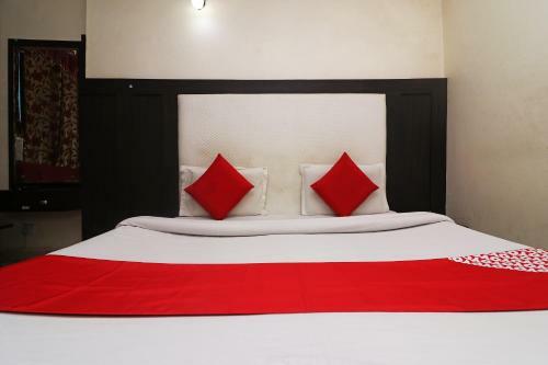 Oyo 35806 Hotel Himgiri