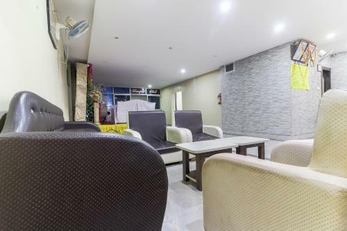 Oyo Flagship 42780 Hotel Neelkanth