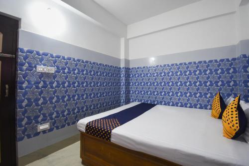 Oyo 8593 Hotel Supernova