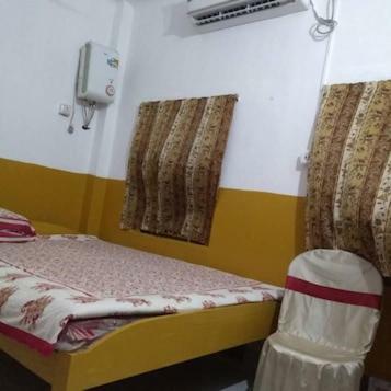 Single Bed Room With Private Bathroom