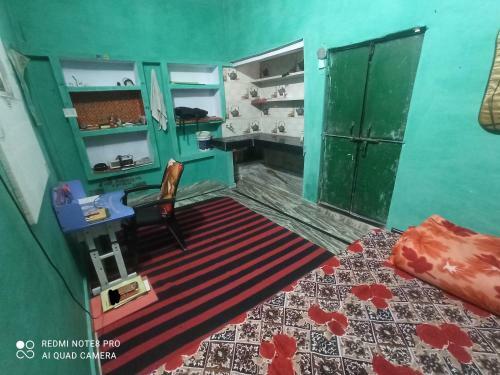 Single Bed Room With Private Bathroom