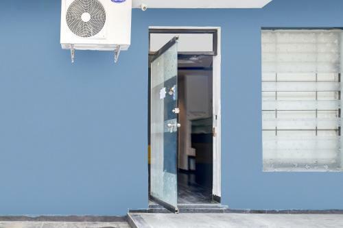 Oyo 82374 Hotel S9