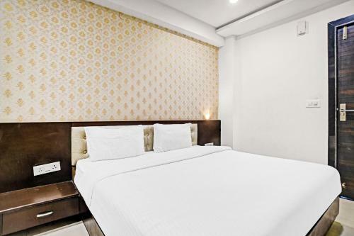 Townhouse 499 Hotel Lnk