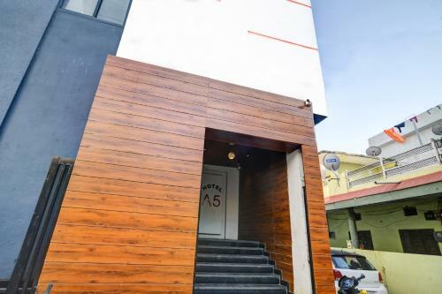 Townhouse 499 Hotel Lnk