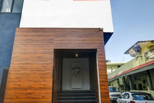 Townhouse 499 Hotel Lnk