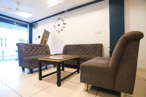 Fabhotel Shree Ram Palace - Fully Vaccinated Staff