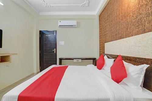 Oyo 82307 Hotel Zodiac