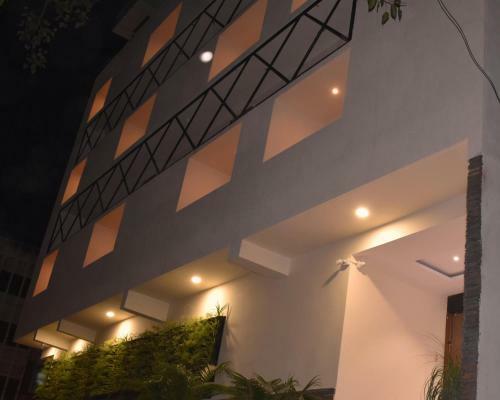 Hotel Vrindavan Palace