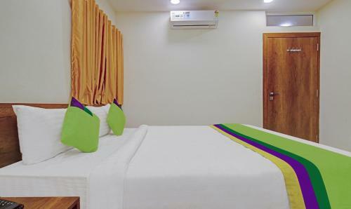 Hotel Treebo Trend Royal Empire Indore