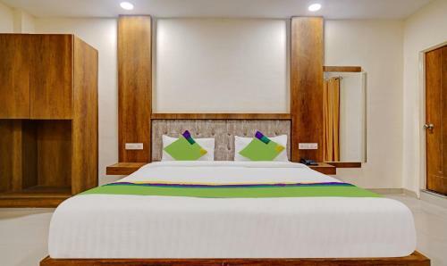 Hotel Treebo Trend Royal Empire Indore