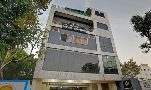 Hotel Treebo Trend Royal Empire Indore