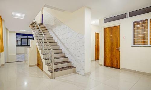 Hotel Treebo Trend Royal Empire Indore