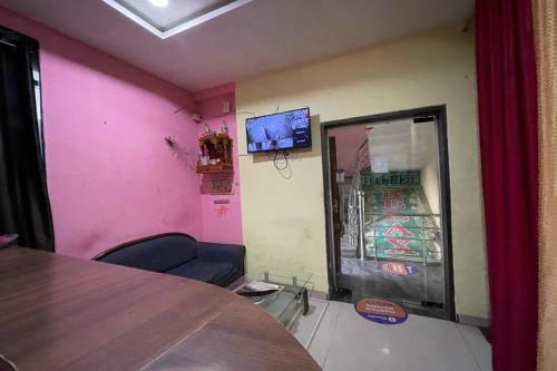 Collection O 84499 Hotel Nakshatra Inn