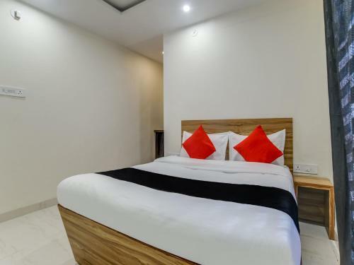 Capital O Ind689 Hotel Paradise Blue