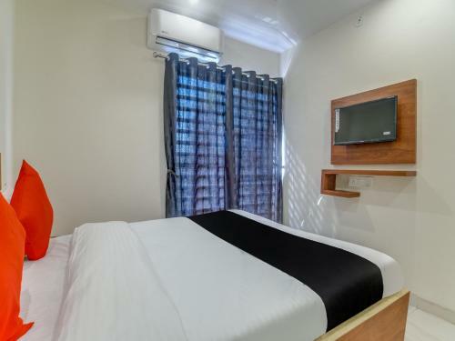 Capital O Ind689 Hotel Paradise Blue