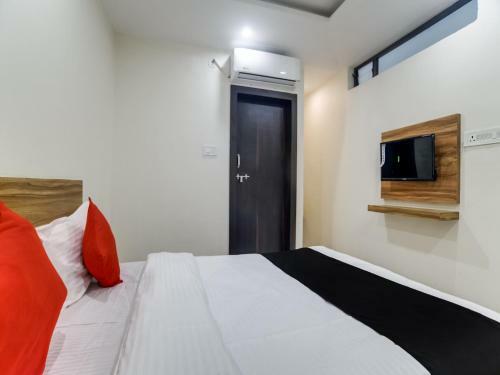 Capital O Ind689 Hotel Paradise Blue