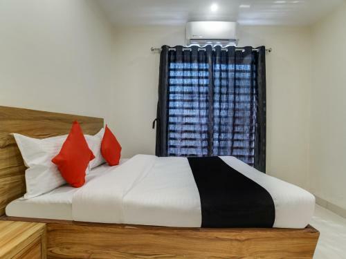 Capital O Ind689 Hotel Paradise Blue