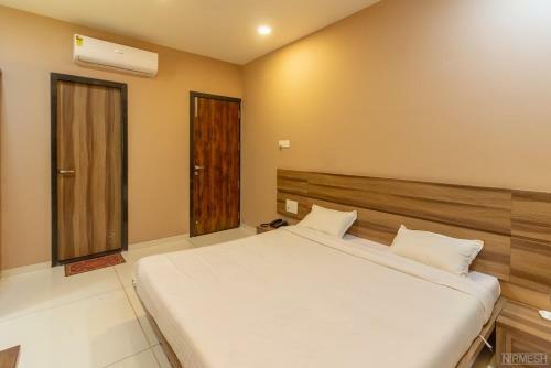 Hotel Giri Shankara