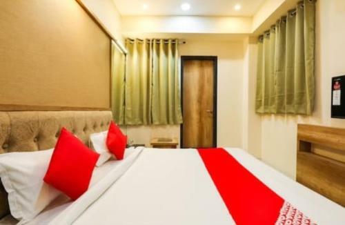 Hotel Giri Shankara
