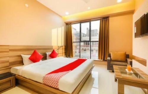 Hotel Giri Shankara