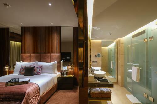 Hotel The Park Indore