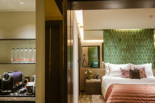 Hotel The Park Indore