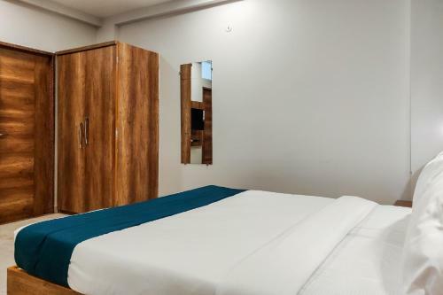 Hotel Silverkey Executive Stays 41109 Chikitsak Nagar