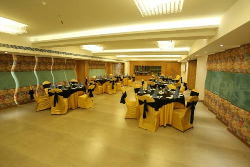 Hotel Alba Premier, Indore