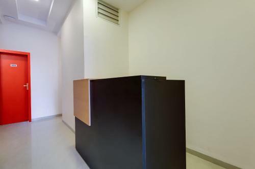 Collection O 60423 Hotel Sr