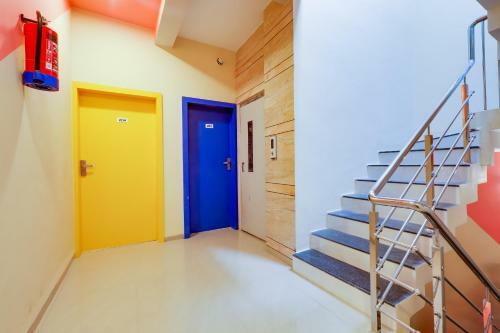 Collection O 60423 Hotel Sr
