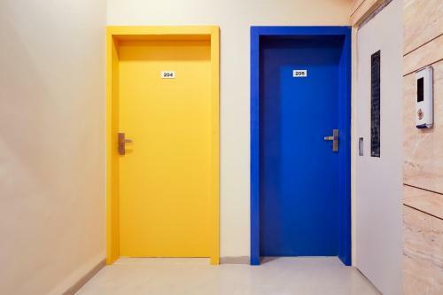 Collection O 60423 Hotel Sr