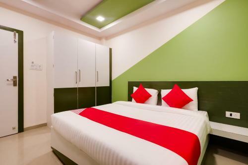 Collection O 60423 Hotel Sr