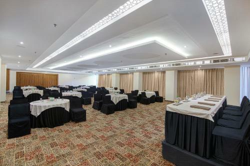 Hotel Sarovar Portico , Indore