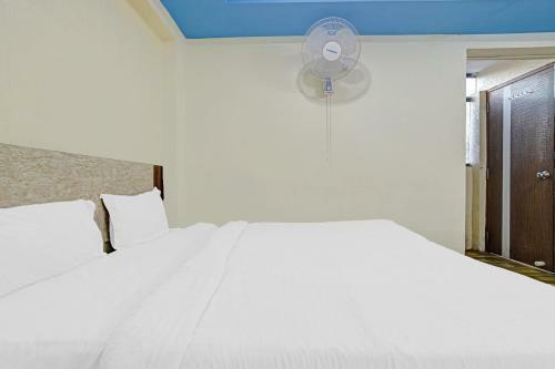 Capital O 86357 Hotel A A Baba Palace