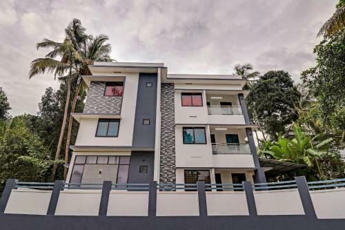 Hostal Oyo 80660 Royal Salem
