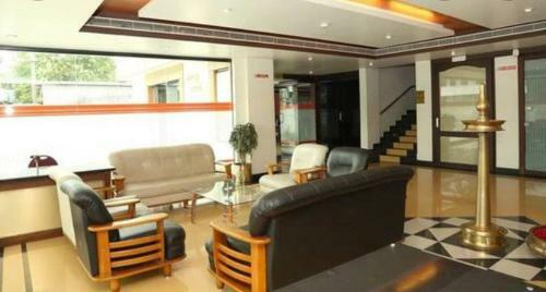 Hotel Kadambari Regency