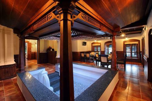 Hotel Kovilakam Heritage Resort