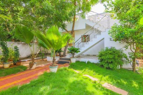 Hostal Mm Gardens