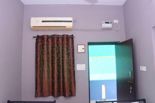Hostal Al Huda Hotel & Rooms